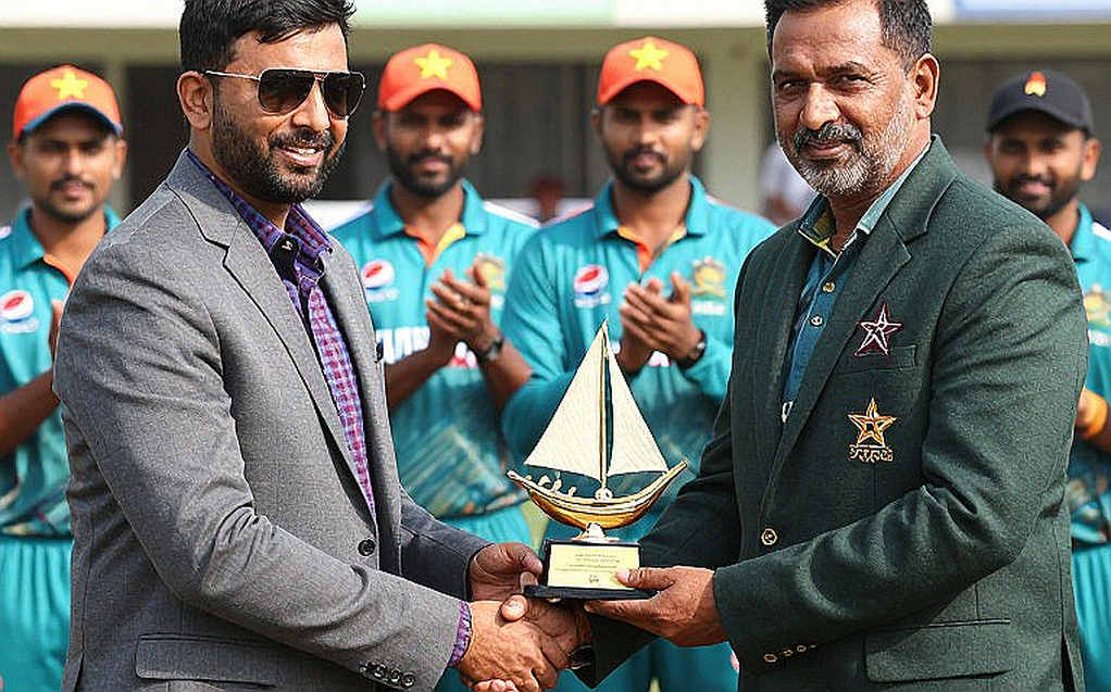 ডেথ ওভারের হিসাবখাতা: কীভাবে ভারতের সাদা বলে বোলিং গভীরতা ট্রফির সূত্র বদলে দিল ডেথ ওভারের হিসাবখাতা: কীভাবে ভারতের সাদা বলে বোলিং গভীরতা ট্রফির সূত্র বদলে দিল